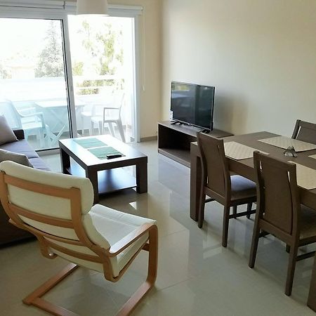 32 Hill Court Appartamento Larnaca Esterno foto