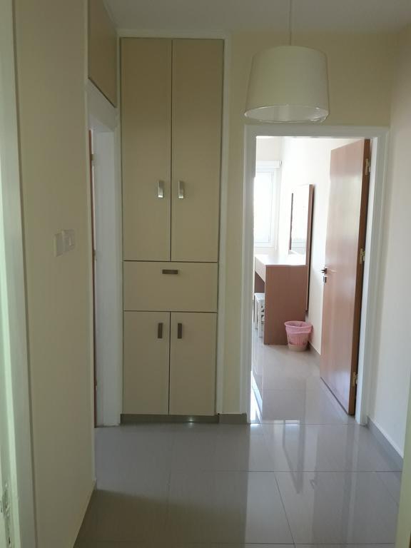 32 Hill Court Appartamento Larnaca Esterno foto