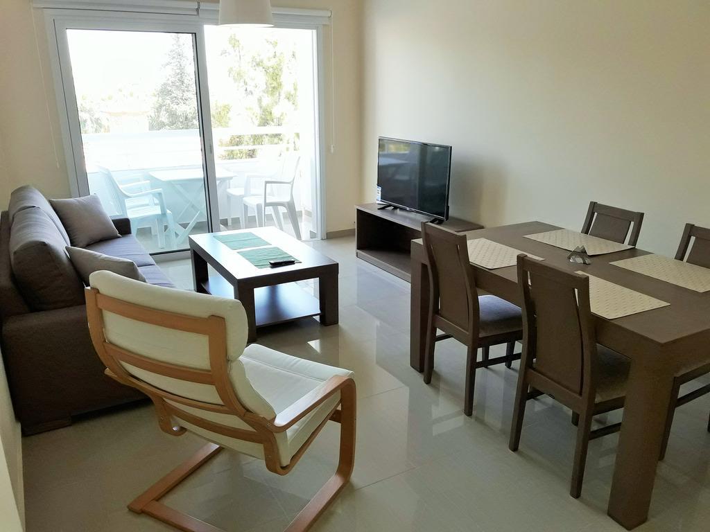 32 Hill Court Appartamento Larnaca Esterno foto