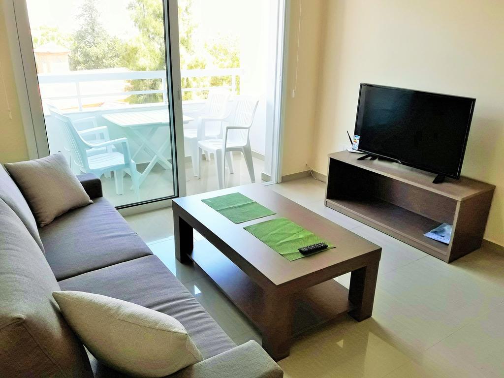 32 Hill Court Appartamento Larnaca Esterno foto