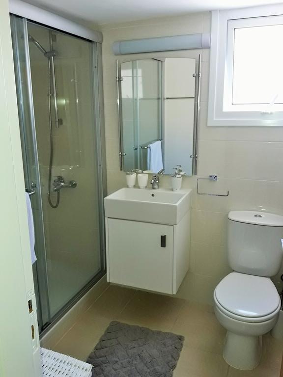 32 Hill Court Appartamento Larnaca Esterno foto
