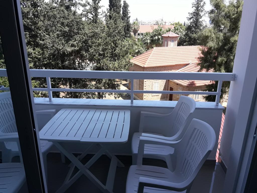 32 Hill Court Appartamento Larnaca Esterno foto